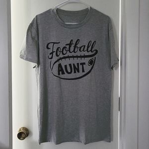 Women's XL FOOTBALL AUNT Short Sleeve Tee Gently Used.